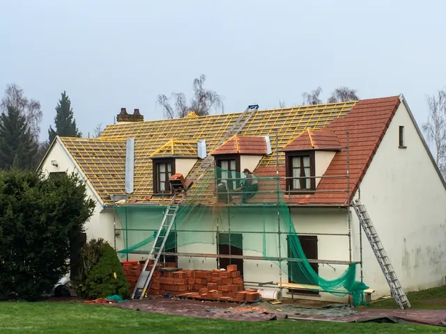Réfection de toiture en tuiles rouges, intervention couvreur Senlis